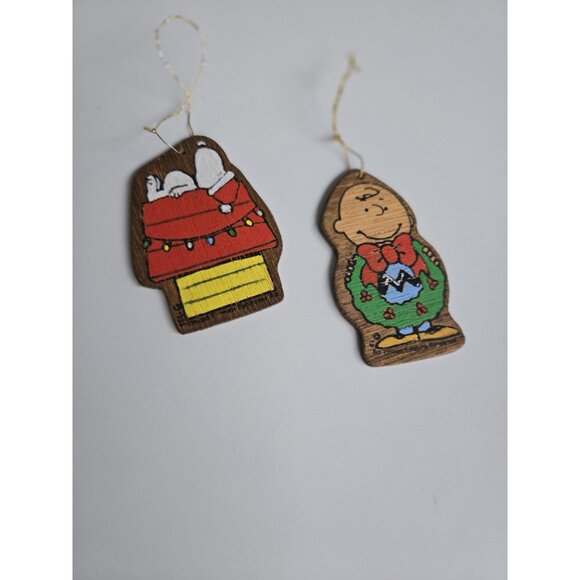 Santa Snoopy on Doghouse Ornament 1956 Wooden Painted Christmas Tree Ornament - Picture 5 of 5